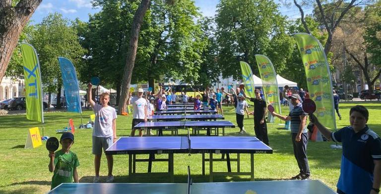 Copertina per Il tennis tavolo all'aperto piace a tutti, 32 ragazzi al torneo di Gradisca